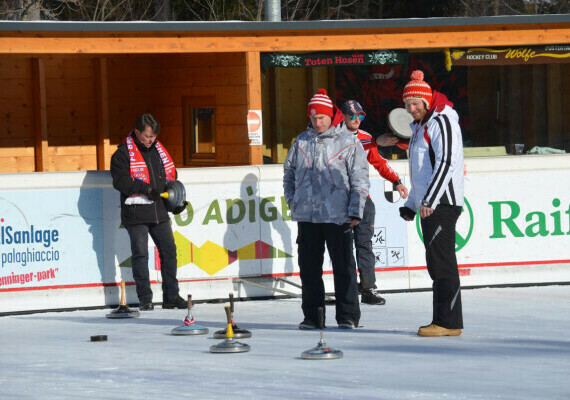 Jährliches Eisstockschiessen der Bayern Fanclubs Südtirols